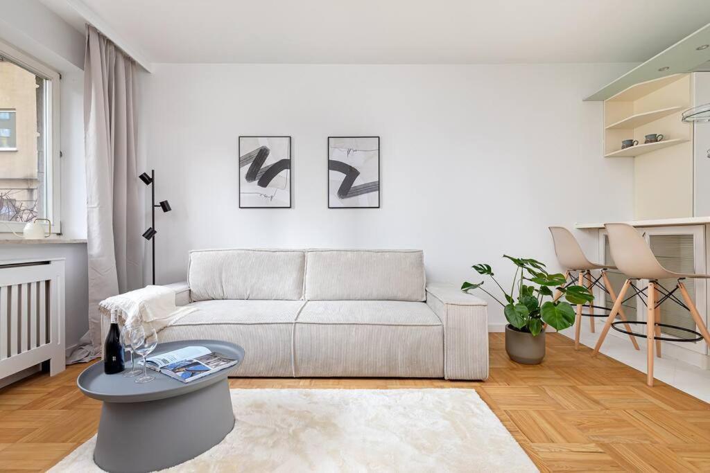 Wielicka Spacious Near Metro Wwa40 * Warszawa